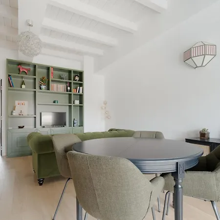 Apartmán Guesthost - Modern Terrace Flat In Solari Area Milán