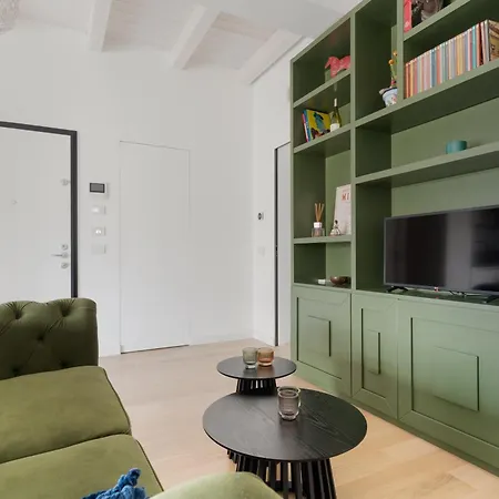 Apartmán Guesthost - Modern Terrace Flat In Solari Area Milán