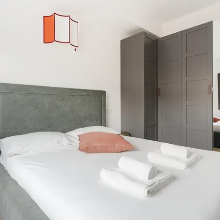 Guesthost - Modern Terrace Flat In Solari Area Milán