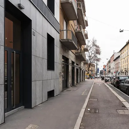 Apartamento Guesthost - Modern Terrace Flat In Solari Area Milán
