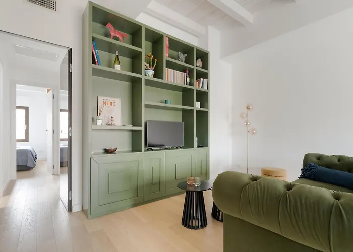 Guesthost - Modern Terrace Flat In Solari Area * Milán