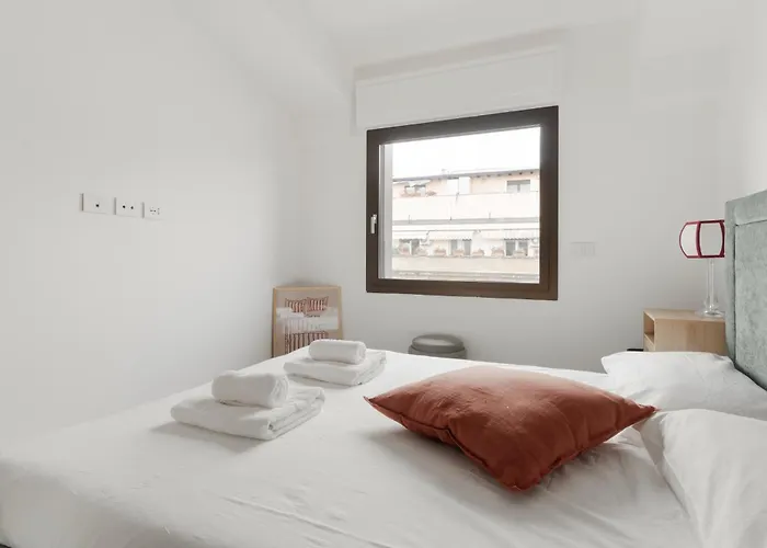 Apartmán Guesthost - Modern Terrace Flat In Solari Area Milán