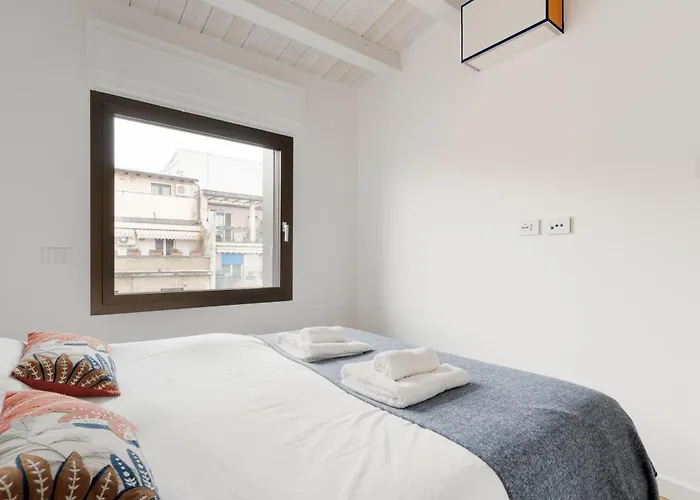 Guesthost - Modern Terrace Flat In Solari Area Apartmán