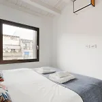Guesthost - Modern Terrace Flat In Solari Area Апартаменты