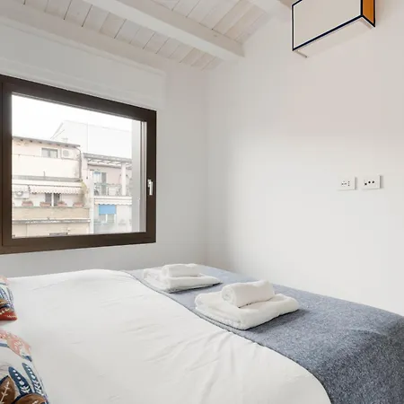 Guesthost - Modern Terrace Flat In Solari Area Lejlighed